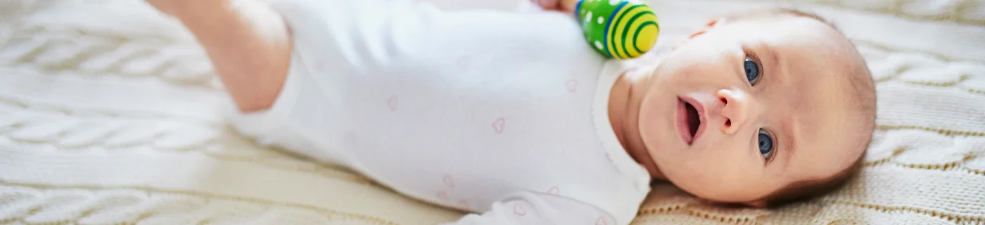 6 Rekomendasi Mainan untuk Stimulasi Bayi Usia 1-2 Bulan