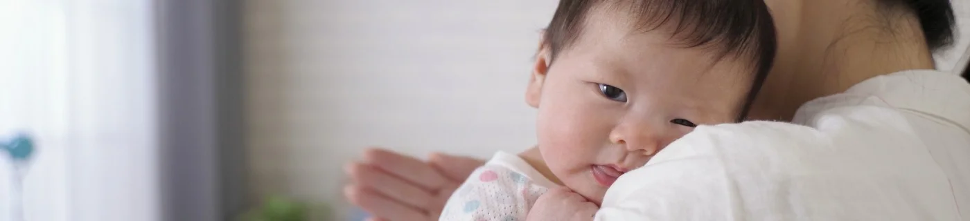 5 Cara Ampuh Menghilangkan Cegukan pada Bayi
