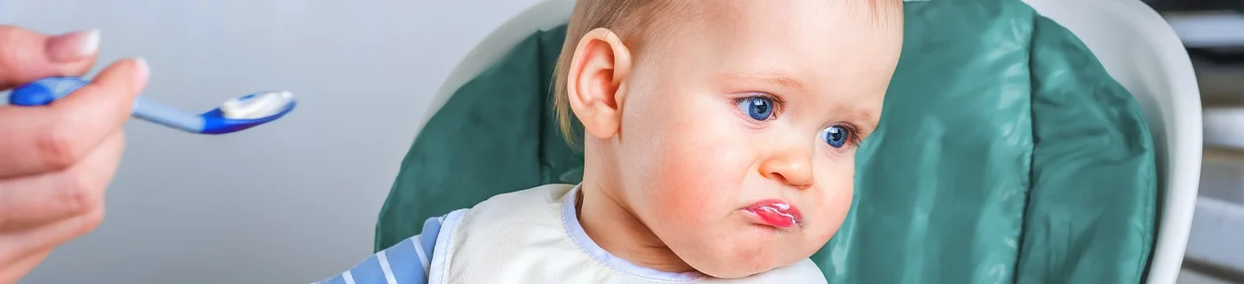 6 Penyebab Bayi 6 Bulan Tidak Mau Menelan Makanan dan Cara Mengatasinya