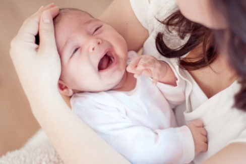Banner Artikel Tongue Tie pada Bayi: Penyebab, Ciri, dan Cara Mengatasinya