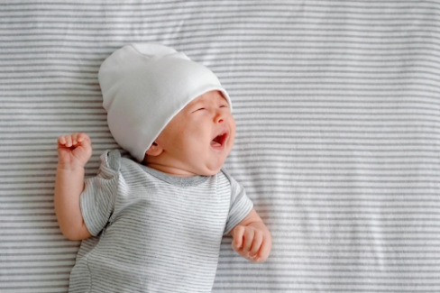Banner Artikel 10 Arti Tangisan Bayi dan Cara Mengatasinya