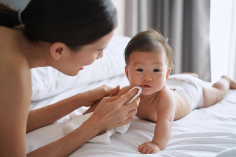 Banner Artikel 10 Cara Mengeluarkan Dahak pada Bayi secara Alami
