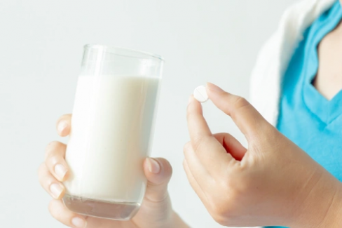 Banner Artikel Bolehkah Anak Minum Obat Setelah Minum Susu?