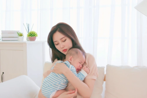 Banner Artikel 10 Hal yang Tidak Boleh Dilakukan pada Bayi 2 Bulan, Apa Saja?