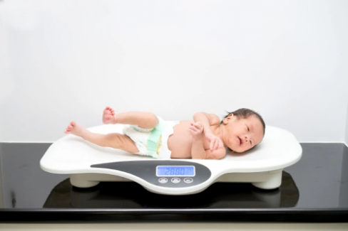 Banner Artikel Berat Badan Bayi 1 Bulan yang Ideal Menurut WHO