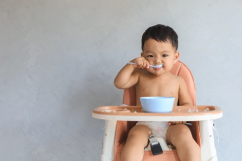 Banner Artikel Bayi 10 Bulan Makan Nasi Utuh, Boleh atau Tidak?