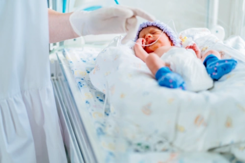 Banner Artikel Panduan Merawat Bayi Prematur 7 Bulan