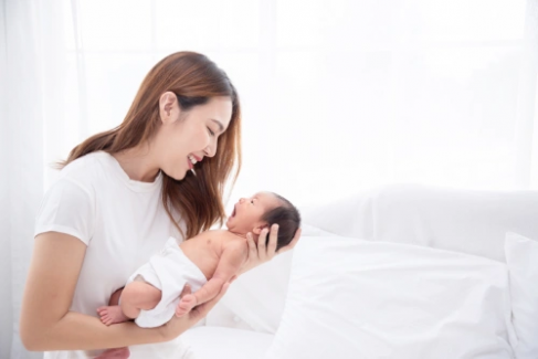Banner Artikel Perkembangan Bayi 1 Bulan dan Cara Stimulasinya