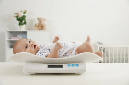 Banner Artikel Berat Badan Bayi 7 Bulan yang Ideal dan Cara Menambahnya