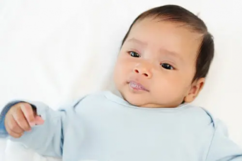 Banner Artikel 6 Penyebab Bayi Gumoh & Cara Aman Menanganinya