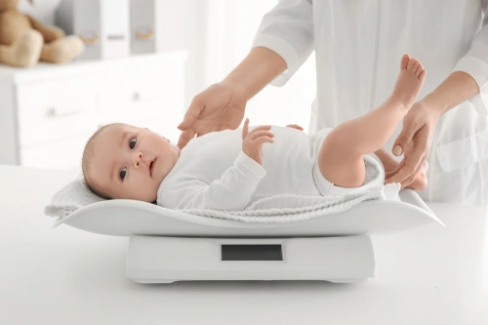 Banner Artikel Berat Badan Bayi 8 Bulan yang Ideal dan Cara Menambahnya