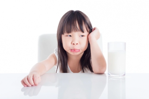 Banner Artikel 8 Cara Mengatasi Anak Susah Minum Susu yang Efektif