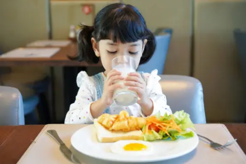 Banner Artikel 7 Cara Menambah Zat Besi pada Anak yang Efektif