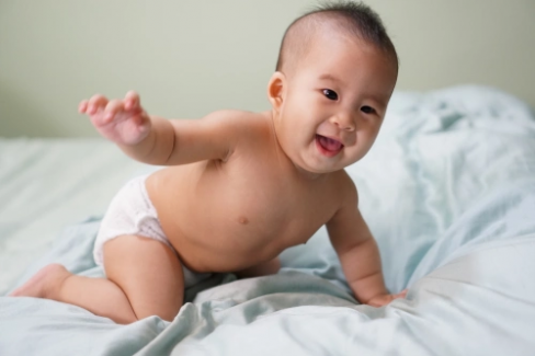 Banner Artikel Perkembangan Bayi 6 Bulan dan Cara Stimulasinya