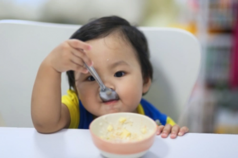 Banner Artikel 10 Manfaat Omega-3 untuk Perkembangan Otak Bayi