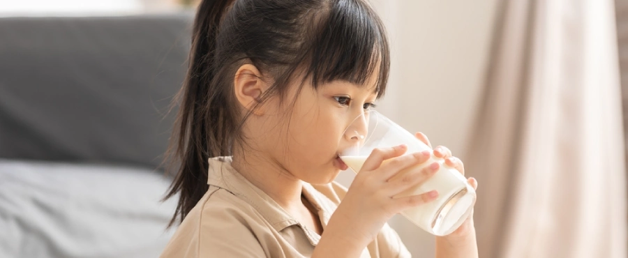 Banner Artikel 10 Manfaat Minum Susu Sebelum Tidur untuk Anak