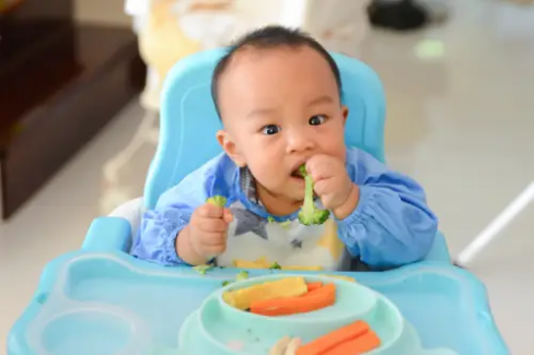 Banner Artikel Panduan Tekstur Makanan Bayi 9 Bulan yang Tepat