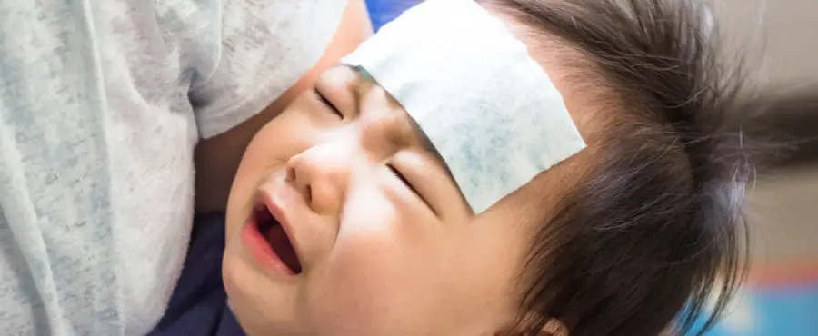 Banner Artikel Demam Setelah Imunisasi DPT: Penyebab & Cara Mengatasinya