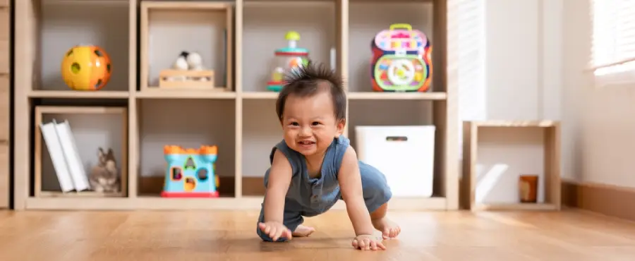 Banner Artikel 10 Stimulasi Bayi 8 Bulan untuk Motorik, Bahasa, dan Kognitif