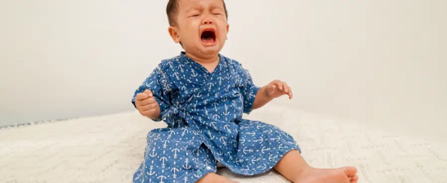 Banner Artikel Bayi 7 Bulan Belum Bisa Duduk Apakah Normal? Ini Penjelasannya