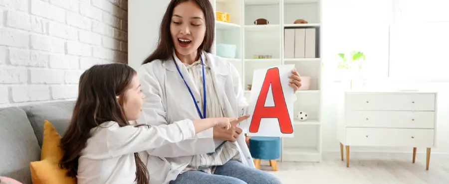 Banner Artikel Anak Terlambat Bicara: Ciri, Penyebab, dan Cara Melatihnya