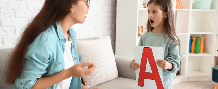 Banner Artikel 8 Cara agar Anak Cepat Bicara Lancar