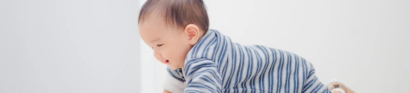 Cara Stimulasi agar Bayi Cepat Duduk dan Merangkak