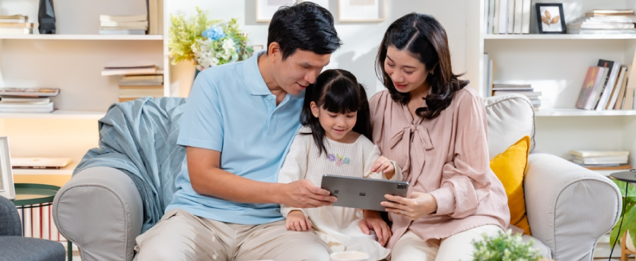 Banner Artikel Cara Mendidik Anak di Era Digital agar Cerdas, Aman, dan Berkarakter