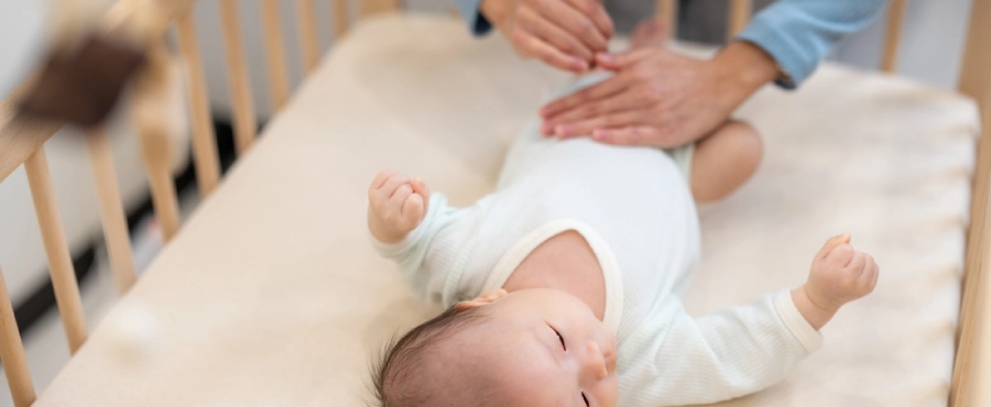 Banner Artikel Cara Mengatasi Kulit Bayi Kering agar Tetap Lembap dan Sehat Banner Artikel Cara Mengatasi Kulit Bayi Kering agar Tetap Lembap dan Sehat