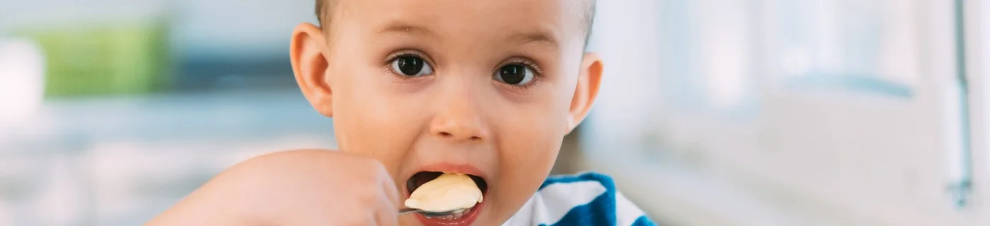 3 Cara Mengatasi Anak yang Susah Makan Saat Tumbuh Gigi