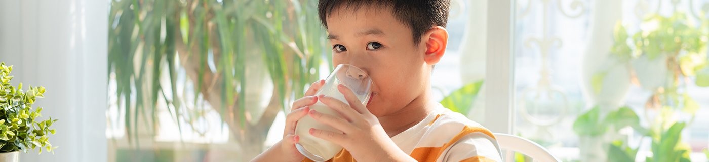 Apa Saja Alternatif Susu untuk Si Kecil di Atas 1 Tahun yang Alergi Susu Sapi?