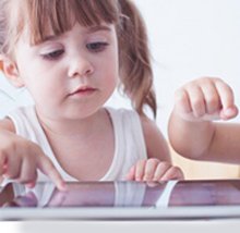 Banner Artikel Batasan Screen Time yang Sehat untuk Anak Menurut WHO dan Panduannya